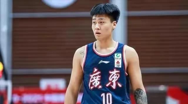 美女扒开尿口让男人舔